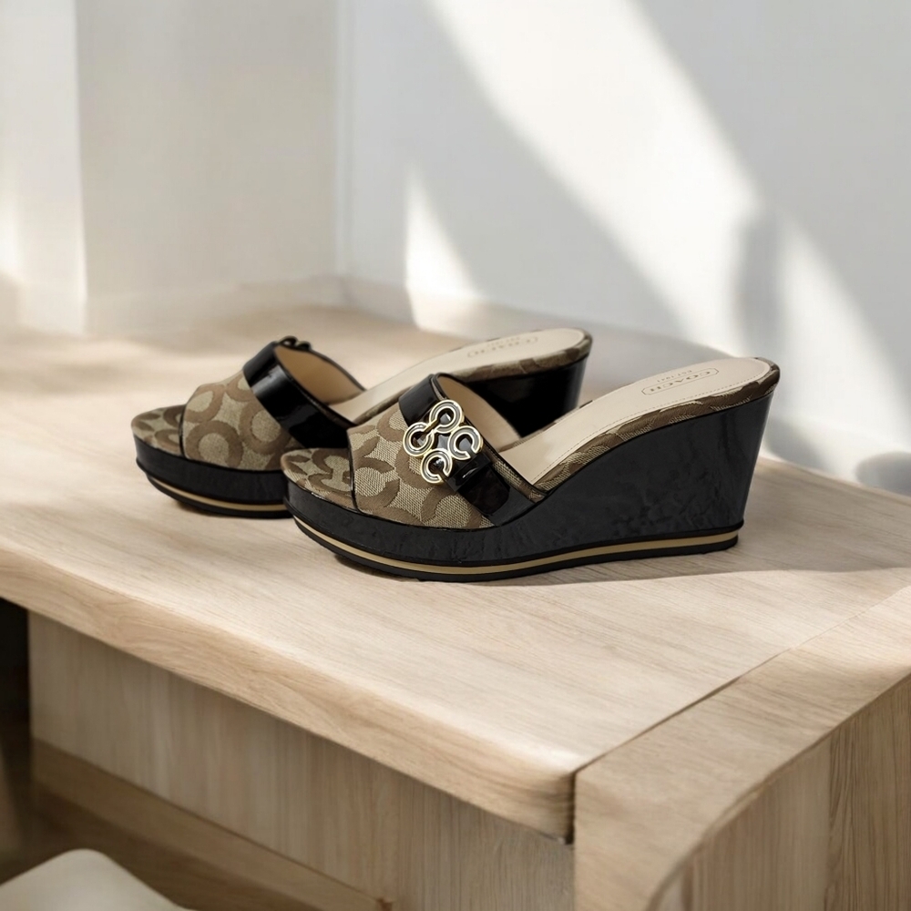 Coach woman's size 9B platform wedge with peep toe. - Picture 7 of 11